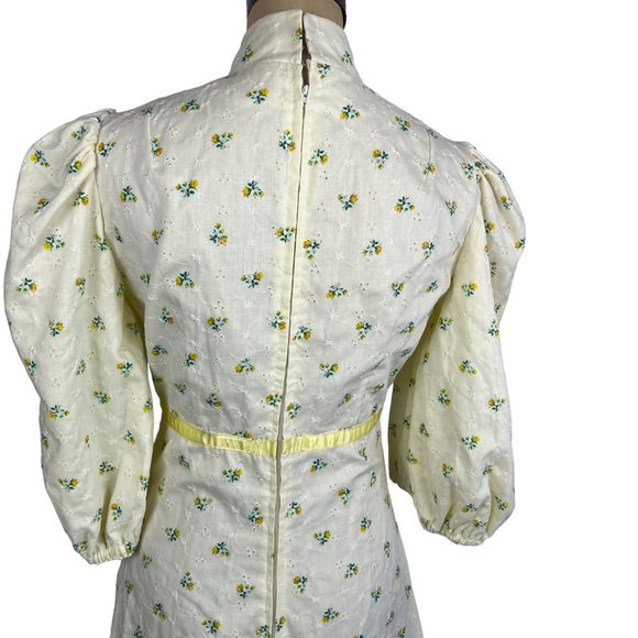 Vintage 1960s handmade pale yellow eyelet floral maxi dress‎ - Picture 5 of 15
